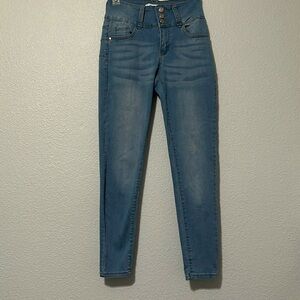 Telepatía women’s jeans in light blue wash